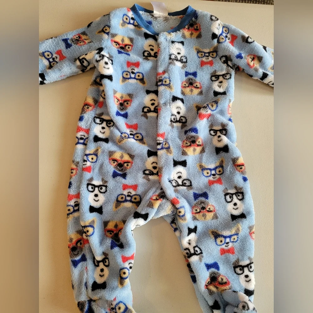Infant boy's Animal Themed Footie pajamas bundle 6-9 months